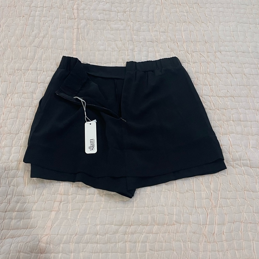 Black Skort